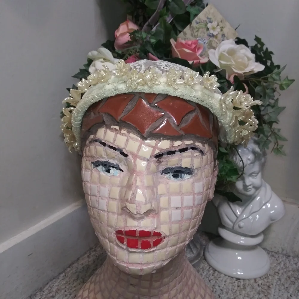 Antique 1920's Ivory Lace Bridal Headpiece With Wax Flower & Pearl Trim - Picture 3 of 10